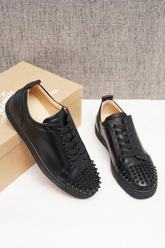 CHRISTIAN LOUBOUTIN Men Louis Junior Spikes Sneakers in Black 2