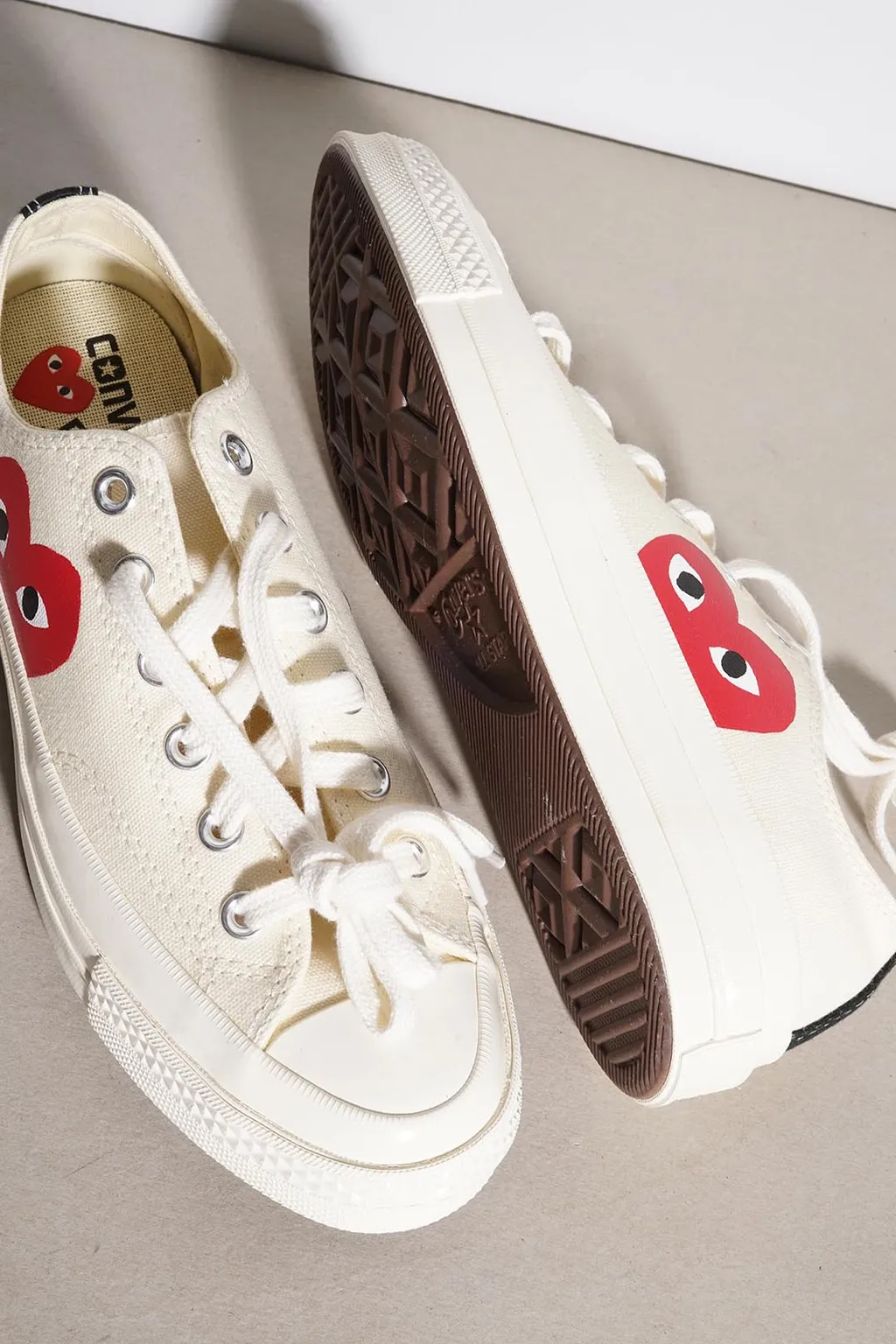 CONVERSE X PLAY CDG Women Chuck 70 Sneaker in Milk/White/High Risk Red 1