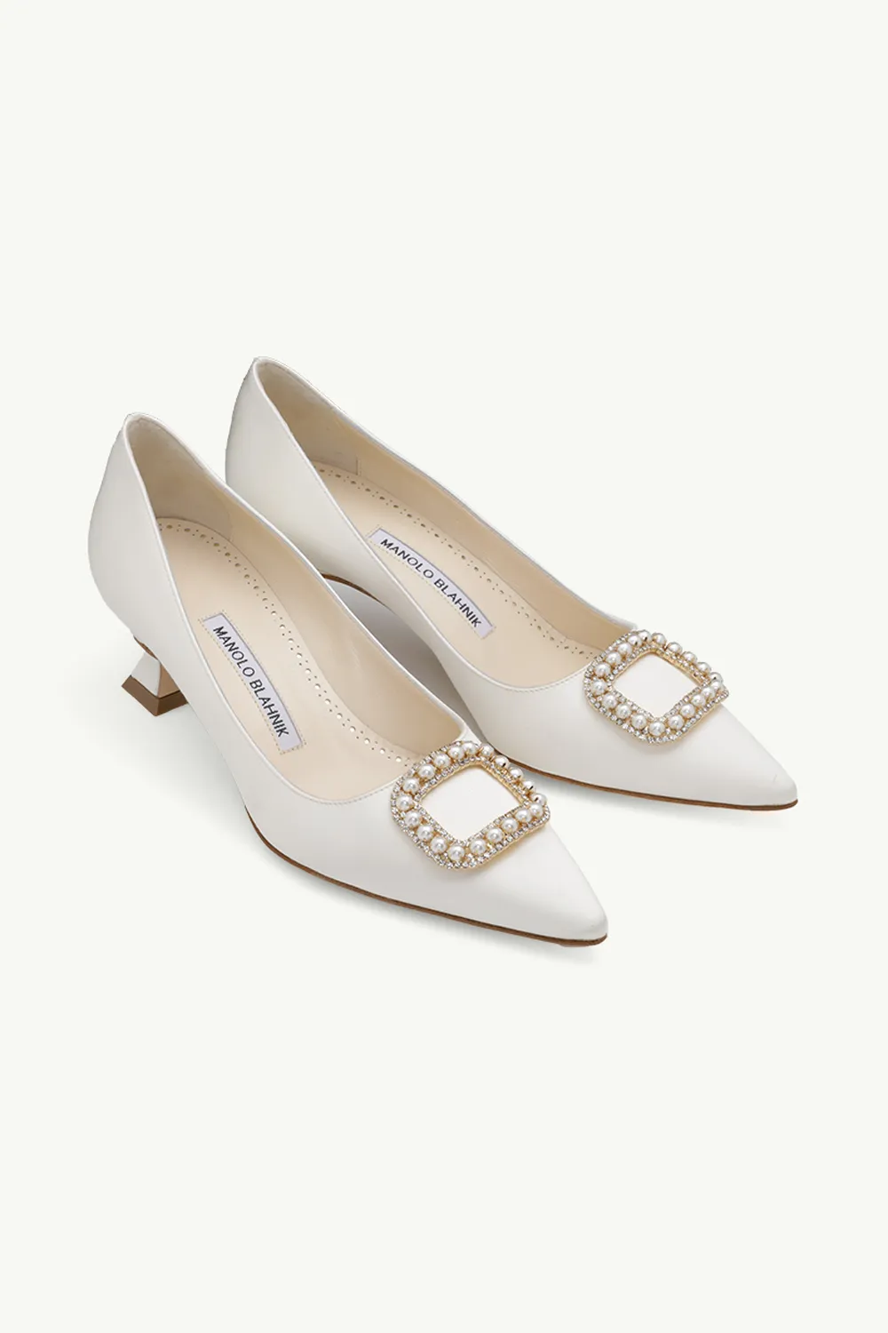 MANOLO BLAHNIK Fabeta Pumps 5cm in Cream Satin with Crystal & Pearls 1