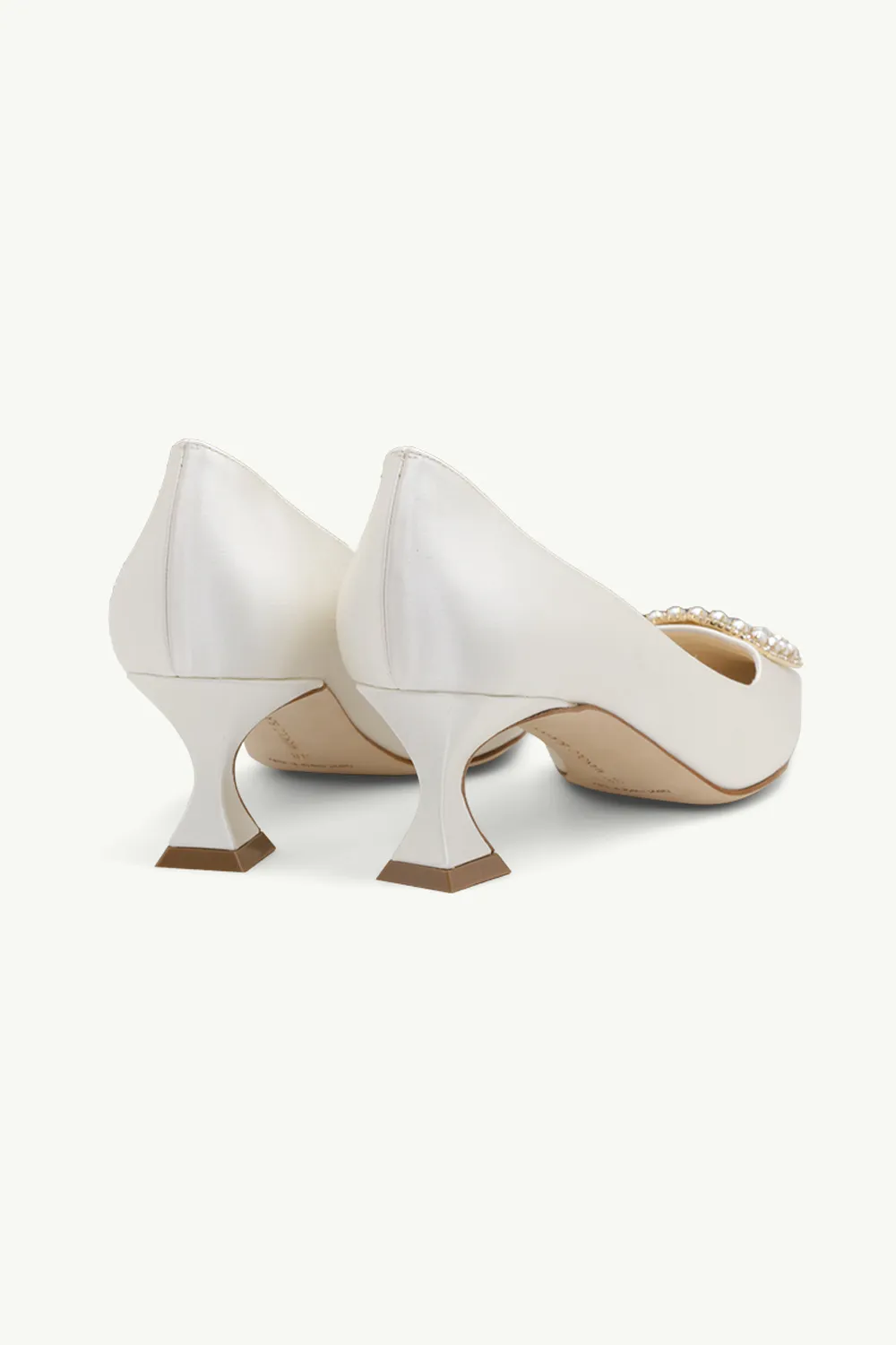 MANOLO BLAHNIK Fabeta Pumps 5cm in Cream Satin with Crystal & Pearls 2