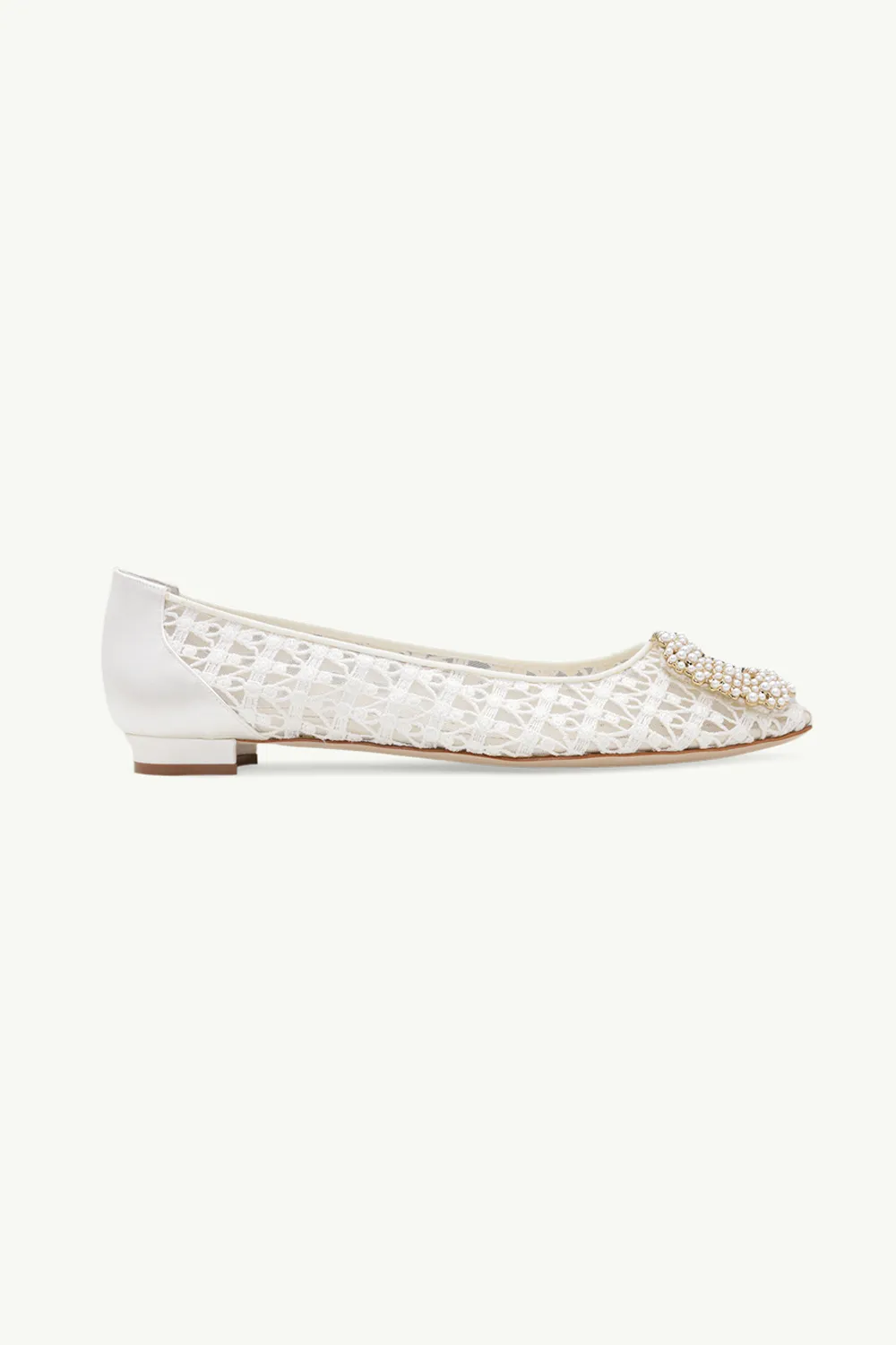 MANOLO BLAHNIK Hangisi Lace Flat in Ivory with White Pearls GHW 0