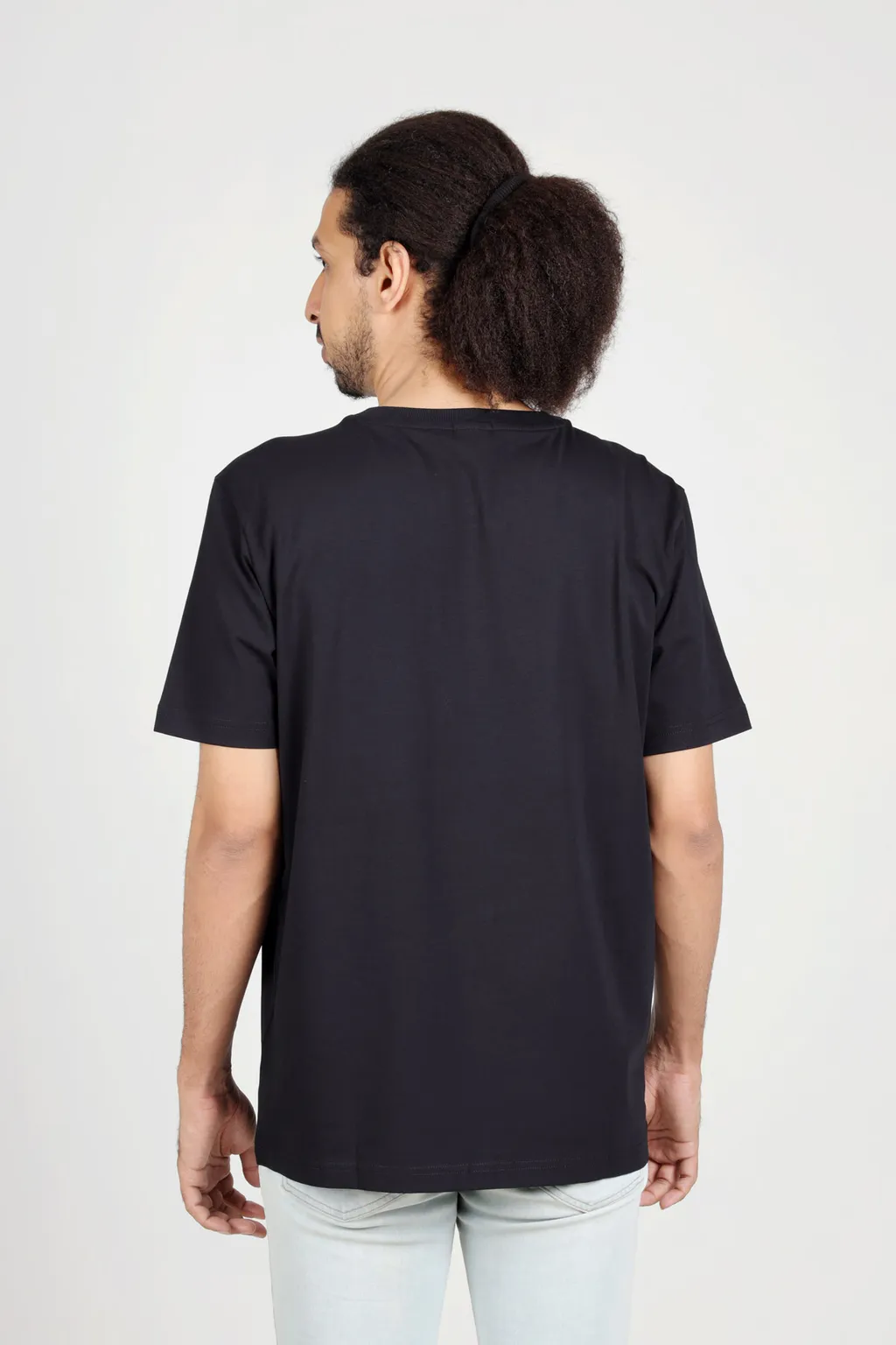 HUGO BOSS Men Tee Regular Fit T-Shirt in Black Stretch-Cotton with Contrast Logo 2