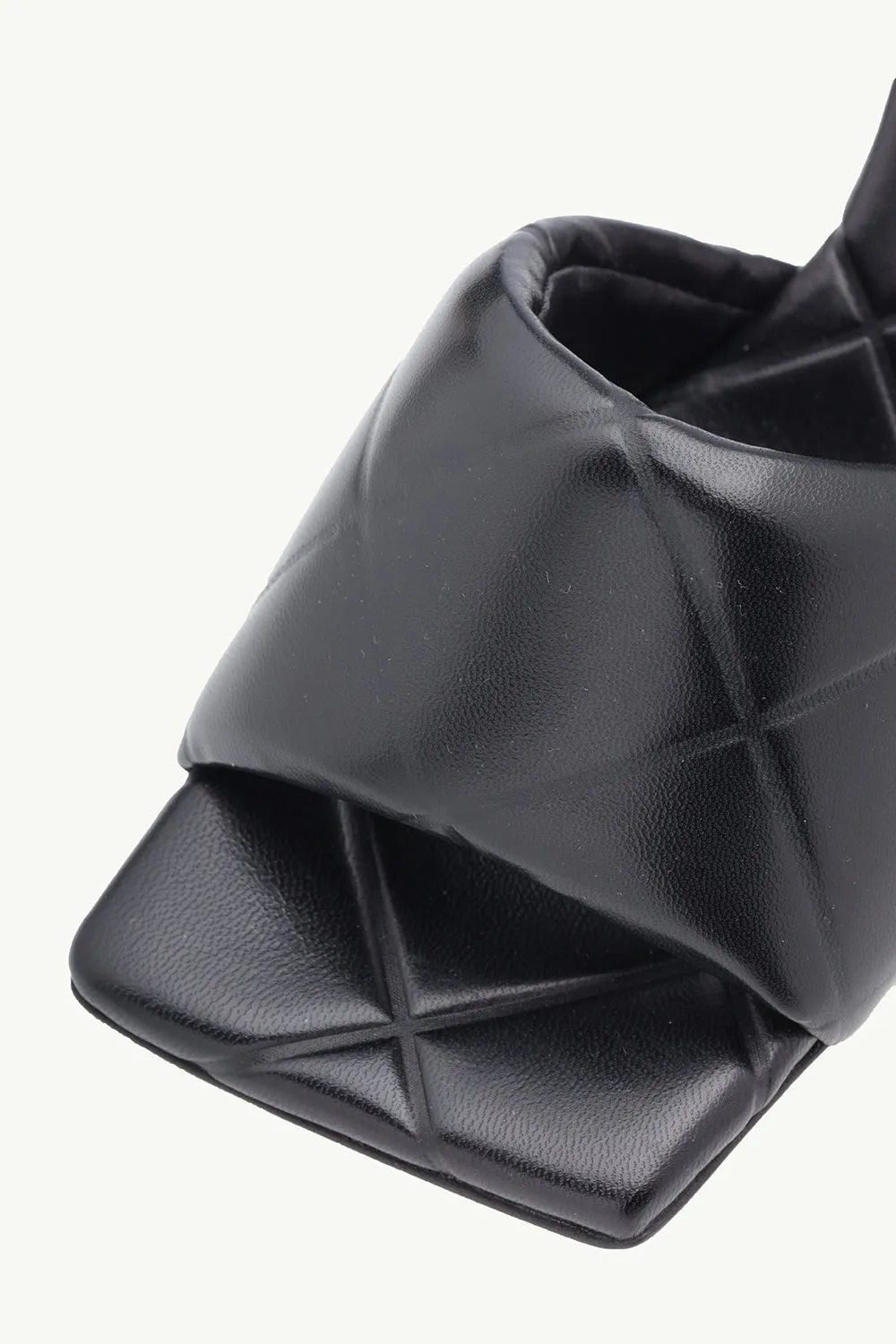 BOTTEGA VENETA Women BV Lido Rubber 9cm Sandals in Black 4