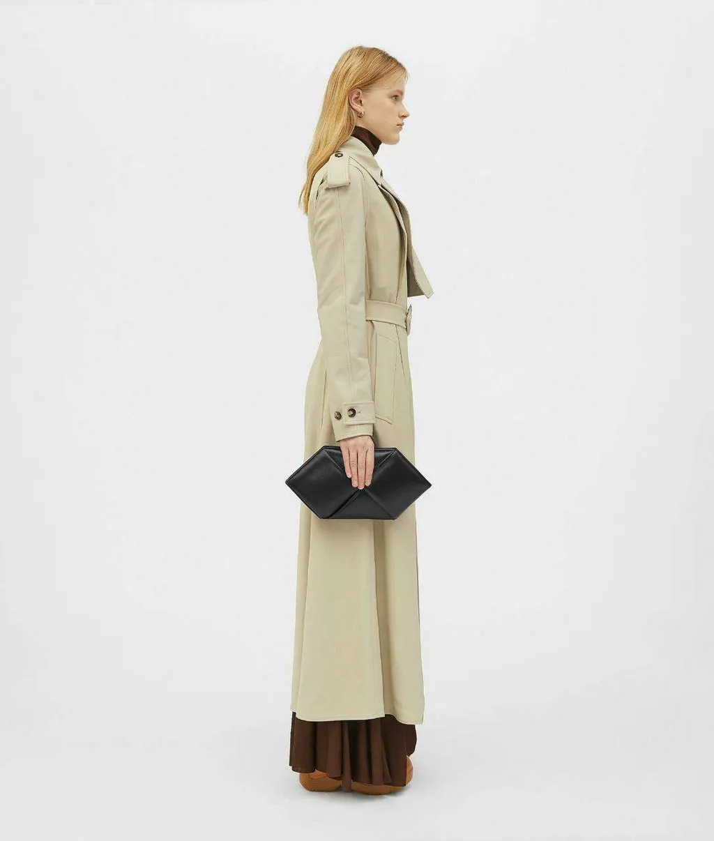 BOTTEGA VENETA Maxi Intrecciato Sharp Clutch in Black Calf 4