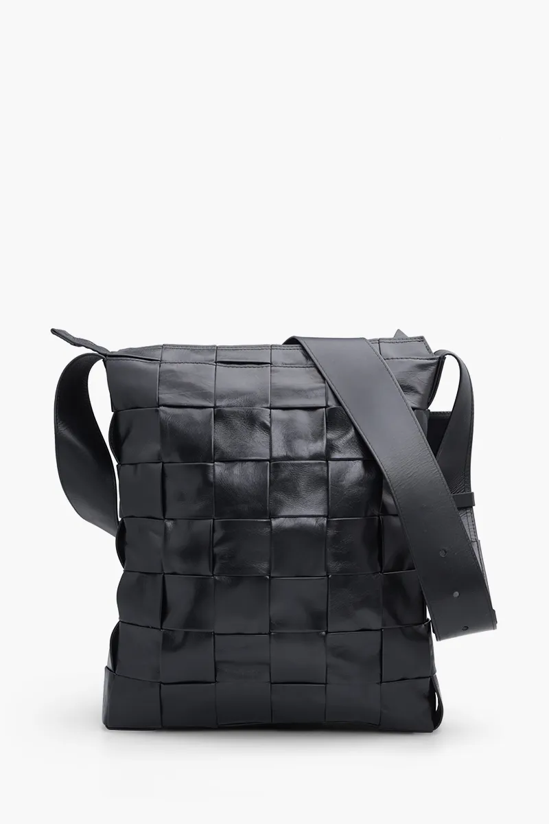 BOTTEGA VENETA Men Intreccio Cassette Crossbody Bag in Black SHW 1