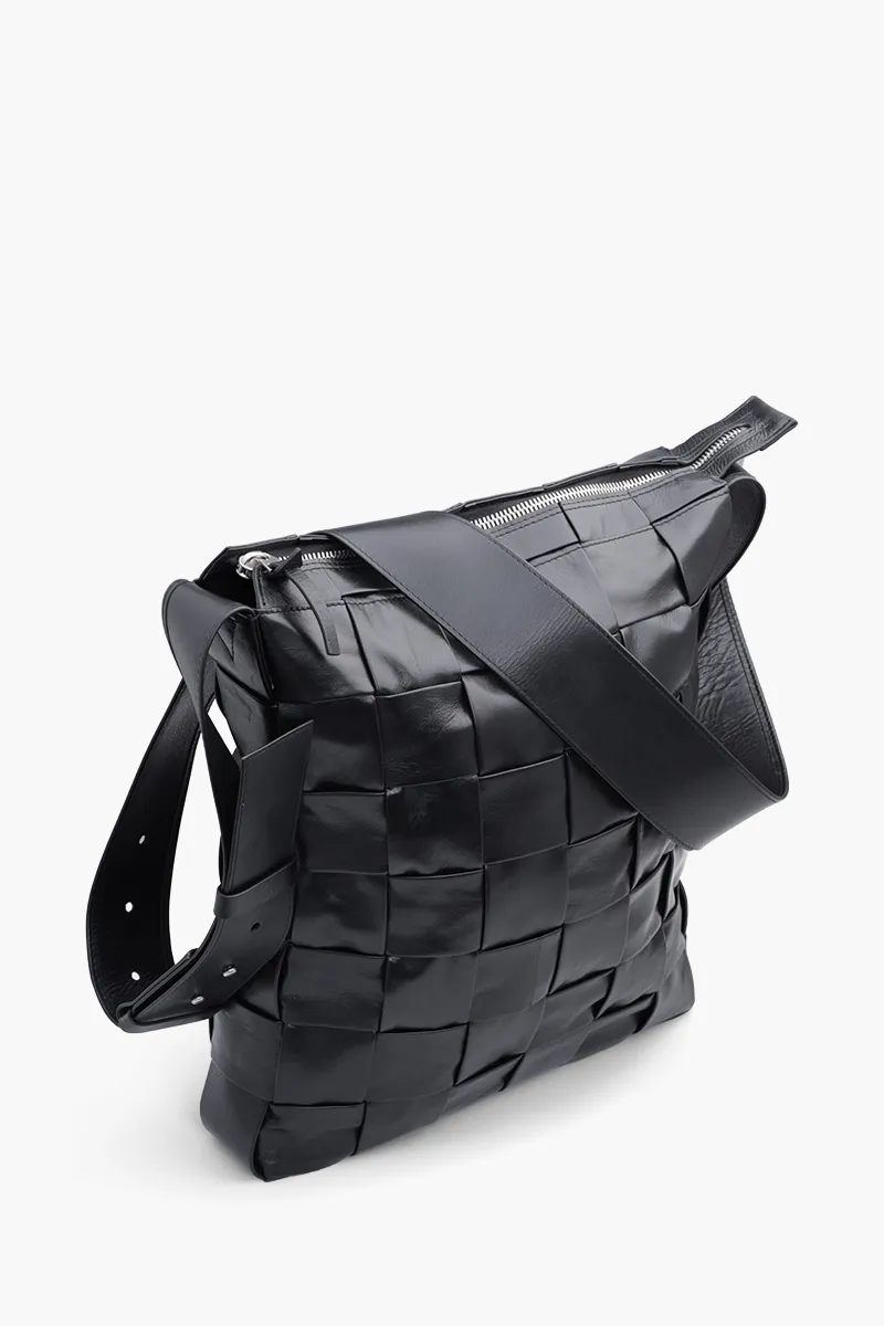 BOTTEGA VENETA Men Intreccio Cassette Crossbody Bag in Black SHW 2