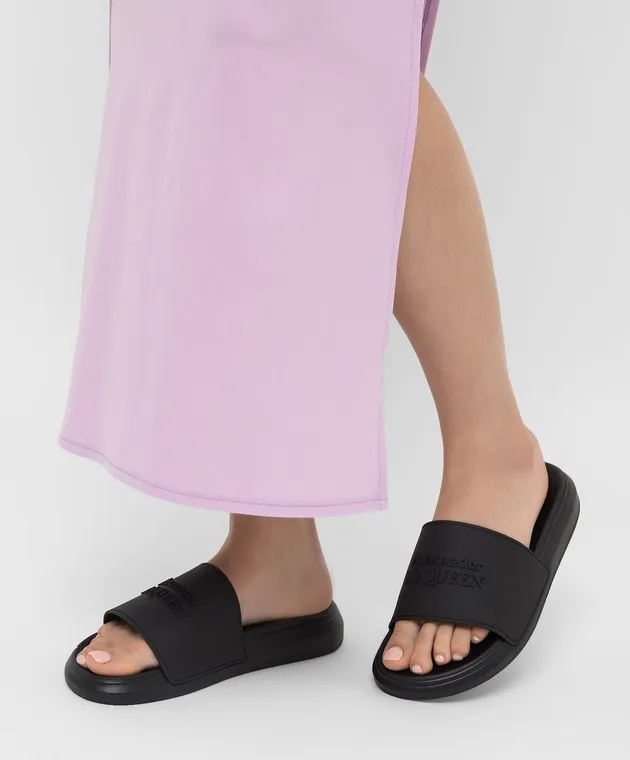 ALEXANDER MCQUEEN Women Signature Pool Oversized Slide in Black 4