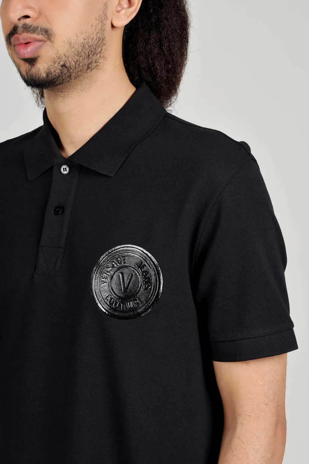VERSACE JEANS COUTURE Men V-Emblem Polo Shirt in All Black 4