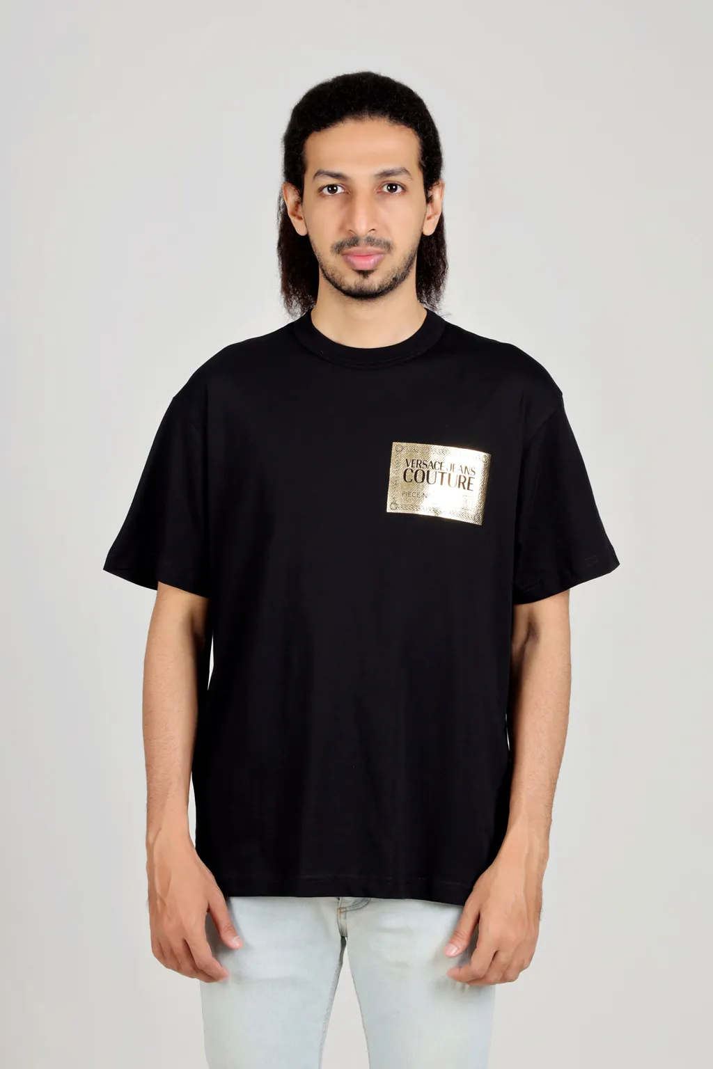 VERSACE JEANS COUTURE Men Piece Number Logo T-Shirt in Black/Gold 1