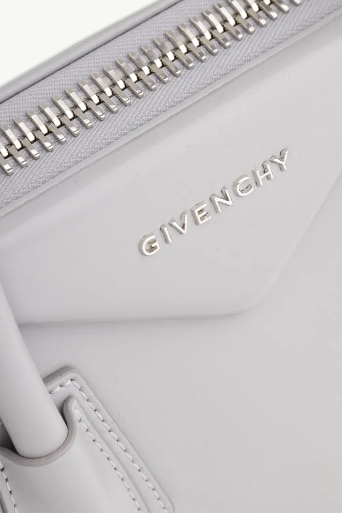 GIVENCHY Small Antigona in Cloud Grey Smooth Leather 3