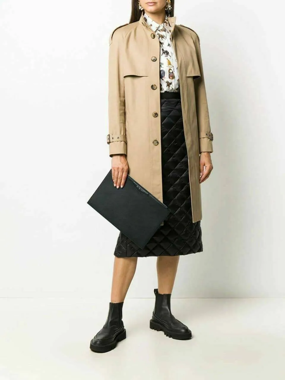 GIVENCHY Large Antigona Pochette in Black Grained Leather 4