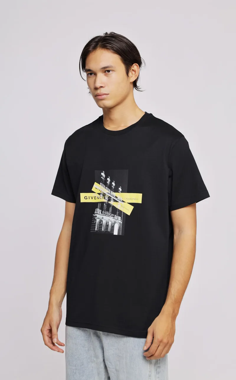 GIVENCHY Men Contrasted T-Shirt in Black with Photo & Logo Band Print 4