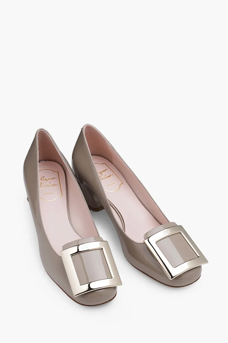 ROGER VIVIER Tres Vivier Metal Buckle Pumps 45mm in Beige Patent 1