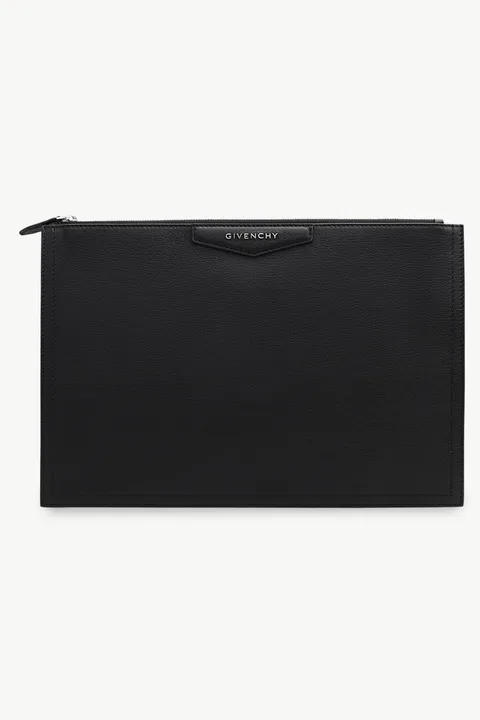 GIVENCHY Large Antigona Pochette in Black Grained Leather
