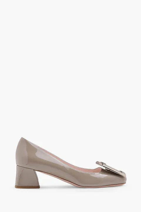 ROGER VIVIER Tres Vivier Metal Buckle Pumps 45mm in Beige Patent